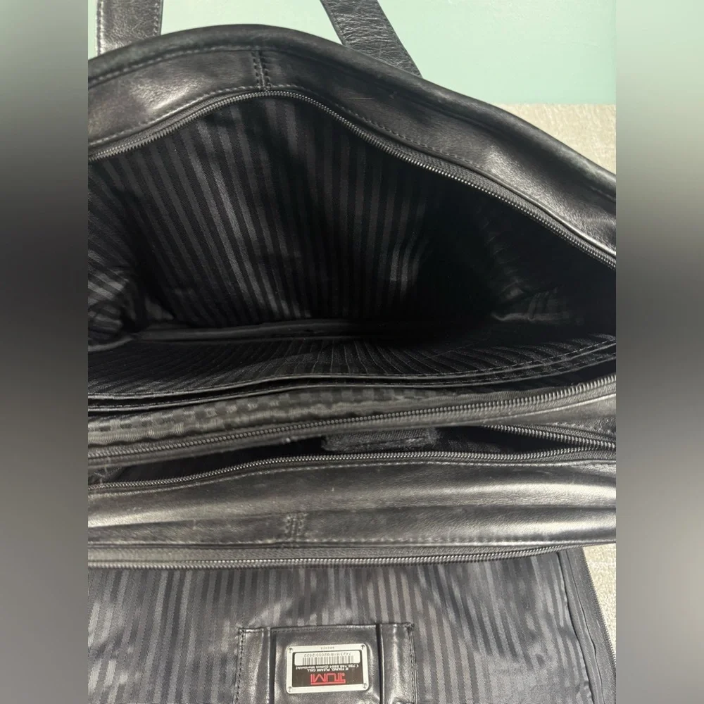 Tumi Alpha Black Leather Expandable Briefcase Laptop Bag
